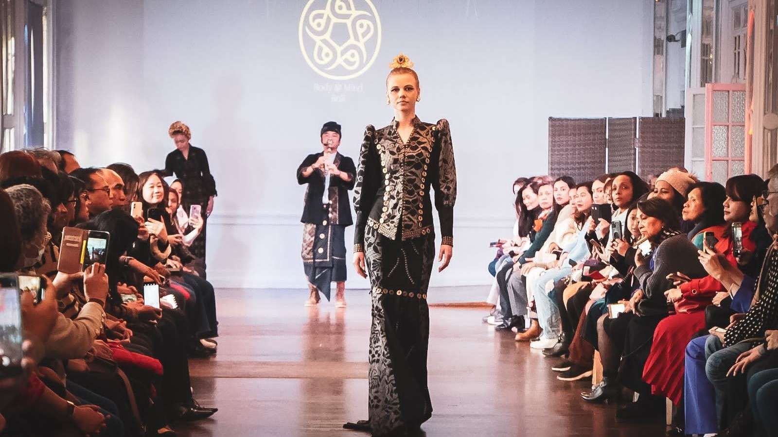 podiumnews.com-Desainer Tak Cukup Hanya Buat Busana